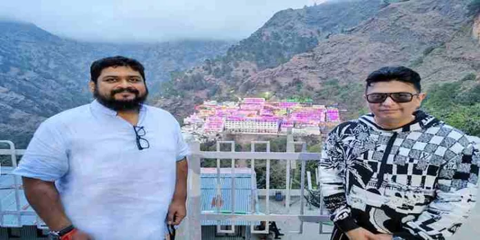 റിലീസിനൊരുങ്ങി ആദിപുരുഷ് ; വൈഷ്ണോദേവിയുടെ അനുഗ്രഹം തേടി നിർമ്മാതാവും സംവിധായകനും റിലീസിനൊരുങ്ങി ആദിപുരുഷ് ; വൈഷ്ണോദേവിയുടെ അനുഗ്രഹം തേടി നിർമ്മാതാവും സംവിധായകനും