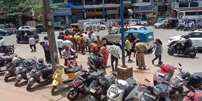 ബസിറങ്ങിയ യാത്രക്കാരി അതേ ബസിടിച്ച് മരിച്ചു ബസിറങ്ങിയ യാത്രക്കാരി അതേ ബസിടിച്ച് മരിച്ചു