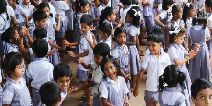 പരസ്യ ബോര്ഡുകളില് നിന്ന് കുട്ടികളെ ഒഴിവാക്കണം – ബാലാവകാശ കമ്മീഷന് പരസ്യ ബോര്ഡുകളില് നിന്ന് കുട്ടികളെ ഒഴിവാക്കണം – ബാലാവകാശ കമ്മീഷന്