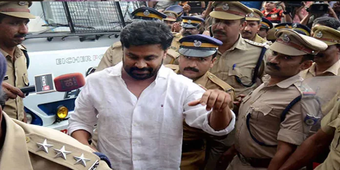 നടിയെ ആക്രമിച്ച കേസ് ; മൂന്ന് മാസം കൂടി വേണമെന്ന് വിചാരണ കോടതി നടിയെ ആക്രമിച്ച കേസ് ; മൂന്ന് മാസം കൂടി വേണമെന്ന് വിചാരണ കോടതി