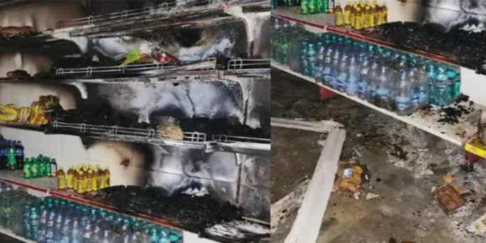 ചേര്ത്തലയില് ബേക്കറിയില് തീപിടുത്തം ചേര്ത്തലയില് ബേക്കറിയില് തീപിടുത്തം