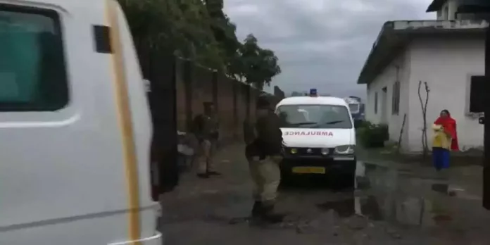 കശ്മീരില് മോര്ട്ടാര് ഷെല് സ്ഫോടനം ; ഒരാള് കൊല്ലപ്പെട്ടു കശ്മീരില് മോര്ട്ടാര് ഷെല് സ്ഫോടനം ; ഒരാള് കൊല്ലപ്പെട്ടു