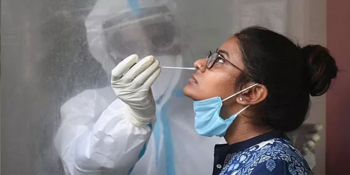 കോവിഡ് : ഏറ്റവും കൂടുതല് പേര് ചികിത്സയിലുള്ളത് കേരളത്തില്, ജാഗ്രതാ നിര്ദ്ദേശം കോവിഡ് : ഏറ്റവും കൂടുതല് പേര് ചികിത്സയിലുള്ളത് കേരളത്തില്, ജാഗ്രതാ നിര്ദ്ദേശം