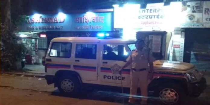 ആണ്സുഹൃത്തിനെ കെട്ടിയിട്ടശേഷം പെണ്കുട്ടിയെ കൂട്ടബലാത്സംഗം ചെയ്തു ആണ്സുഹൃത്തിനെ കെട്ടിയിട്ടശേഷം പെണ്കുട്ടിയെ കൂട്ടബലാത്സംഗം ചെയ്തു