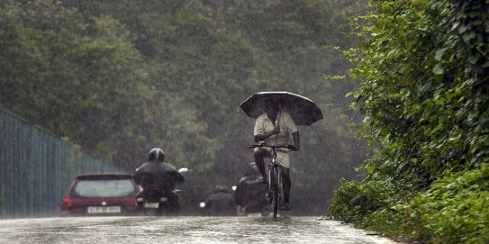 കേരളത്തില് അടുത്ത 3 ദിവസം ഇടിമിന്നലോട് കൂടിയ മഴയ്ക്ക് സാധ്യത ; മുന്നറിയിപ്പ് കേരളത്തില് അടുത്ത 3 ദിവസം ഇടിമിന്നലോട് കൂടിയ മഴയ്ക്ക് സാധ്യത ; മുന്നറിയിപ്പ്