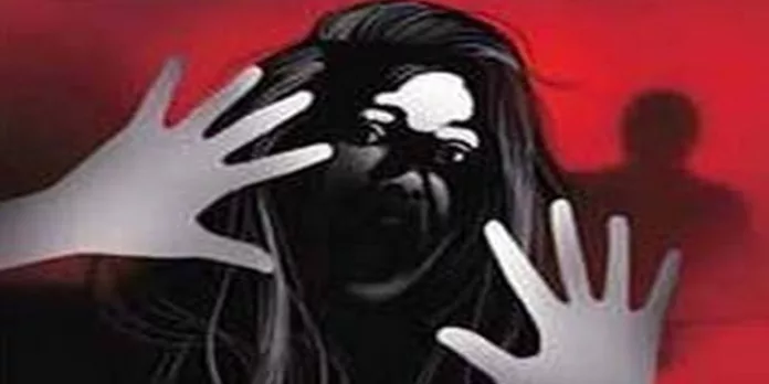 11കാരിയായ മകളെ ലൈംഗികമായി പീഡിപ്പിച്ച 43 കാരനായ പിതാവ് അറസ്റ്റിൽ 11കാരിയായ മകളെ ലൈംഗികമായി പീഡിപ്പിച്ച 43 കാരനായ പിതാവ് അറസ്റ്റിൽ