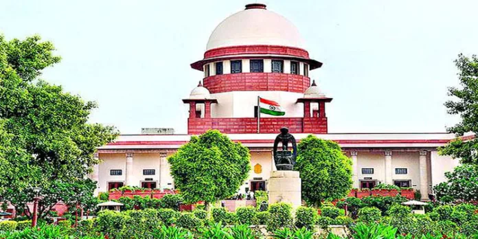 വിദ്യാർത്ഥിനികൾക്ക് സൗജന്യ സാനിറ്ററി പാഡുകൾ : ഹർജി സുപ്രീം കോടതി നാളെ പരിഗണിക്കും വിദ്യാർത്ഥിനികൾക്ക് സൗജന്യ സാനിറ്ററി പാഡുകൾ : ഹർജി സുപ്രീം കോടതി നാളെ പരിഗണിക്കും