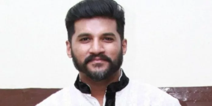 വിജയ് യേശുദാസിന്റെ വീട്ടില് മോഷണം ; 60 പവന് സ്വര്ണം കവര്ന്നു വിജയ് യേശുദാസിന്റെ വീട്ടില് മോഷണം ; 60 പവന് സ്വര്ണം കവര്ന്നു