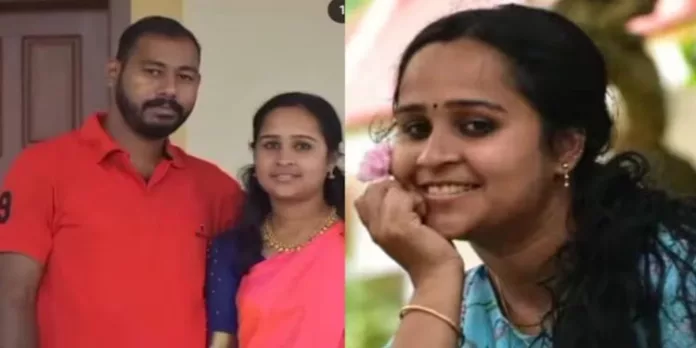 കട്ടിലില് കിടത്തി കൈത്തണ്ട മുറിച്ചു, അനുമോളുടെ കൊലപാതകത്തില് കൂടുതല് വിവരങ്ങള് പുറത്ത് കട്ടിലില് കിടത്തി കൈത്തണ്ട മുറിച്ചു, അനുമോളുടെ കൊലപാതകത്തില് കൂടുതല് വിവരങ്ങള് പുറത്ത്