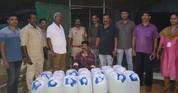 ആട് ഫാമിൽ നിന്നും സ്പിരിറ്റ് പിടിച്ചെടുത്തു: ഒരാൾ അറസ്റ്റിൽ ആട് ഫാമിൽ നിന്നും സ്പിരിറ്റ് പിടിച്ചെടുത്തു: ഒരാൾ അറസ്റ്റിൽ