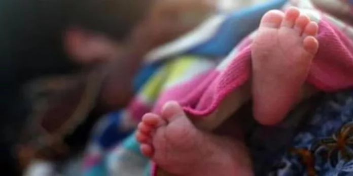 പിഞ്ചുകുഞ്ഞിനെ പോലീസ് ചവിട്ടികൊന്നുവെന്ന് ആരോപണം ; അന്വേഷണത്തിന് ഉത്തരവിട്ടു പിഞ്ചുകുഞ്ഞിനെ പോലീസ് ചവിട്ടികൊന്നുവെന്ന് ആരോപണം ; അന്വേഷണത്തിന് ഉത്തരവിട്ടു