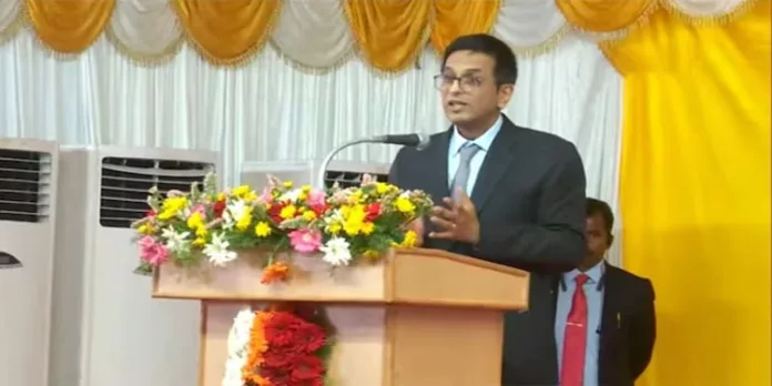 ഇംഗ്ലീഷ് നമ്മുടെ ഒന്നാം ഭാഷയല്ല; മാതൃഭാഷയിലാണ് നാം ആശയങ്ങള് രൂപപ്പെടുത്തുന്നത് – ചീഫ് ജസ്റ്റിസ് ഇംഗ്ലീഷ് നമ്മുടെ ഒന്നാം ഭാഷയല്ല; മാതൃഭാഷയിലാണ് നാം ആശയങ്ങള് രൂപപ്പെടുത്തുന്നത് – ചീഫ് ജസ്റ്റിസ്