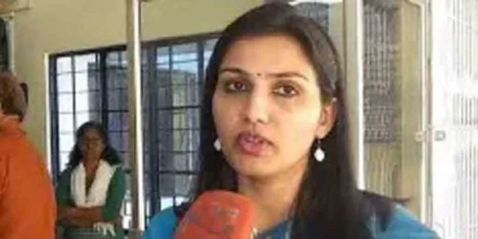 ബ്രഹ്മപുരം തീപിടുത്തത്തില് ജില്ലാ കലക്ടര് വിശദമായ റിപ്പോര്ട്ട് തേടി ബ്രഹ്മപുരം തീപിടുത്തത്തില് ജില്ലാ കലക്ടര് വിശദമായ റിപ്പോര്ട്ട് തേടി