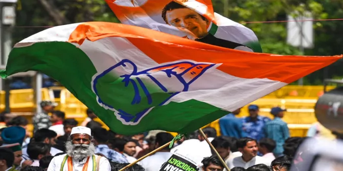 ചെങ്കോട്ടക്ക് മുന്നിലെ കോണ്ഗ്രസ് പ്രതിഷേധം വിലക്കി ദില്ലി പോലീസ് ചെങ്കോട്ടക്ക് മുന്നിലെ കോണ്ഗ്രസ് പ്രതിഷേധം വിലക്കി ദില്ലി പോലീസ്