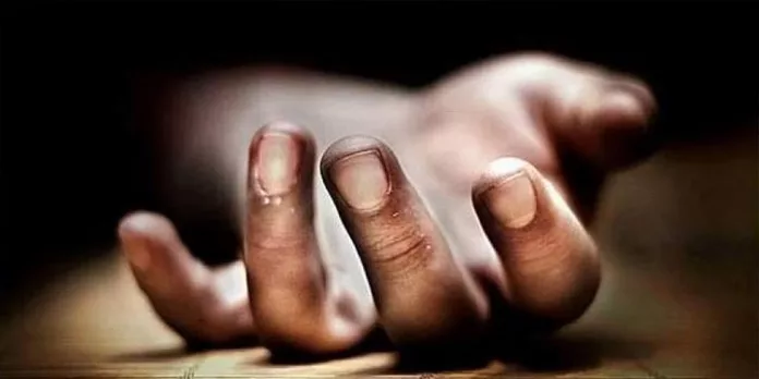പ്രവാസിയെ തൂങ്ങിമരിച്ച നിലയില് കണ്ടെത്തി പ്രവാസിയെ തൂങ്ങിമരിച്ച നിലയില് കണ്ടെത്തി