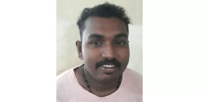 അനധികൃതമായി പച്ചമണ്ണ് കടത്തിയ ടിപ്പർ സാഹസികമായി പോലീസ് പിടികൂടി അനധികൃതമായി പച്ചമണ്ണ് കടത്തിയ ടിപ്പർ സാഹസികമായി പോലീസ് പിടികൂടി