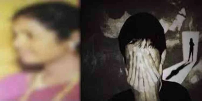 10 മണിക്കൂർ മുറിയിൽ പൂട്ടിയിട്ടു, വൈദ്യുതി വിച്ഛേദിച്ചു; എസ്എഫ്ഐ പ്രവർത്തകർ ക്രൂരമായി ആക്രമിച്ചെന്ന് ലോ കോളെജ് അധ്യാപിക 10 മണിക്കൂർ മുറിയിൽ പൂട്ടിയിട്ടു, വൈദ്യുതി വിച്ഛേദിച്ചു; എസ്എഫ്ഐ പ്രവർത്തകർ ക്രൂരമായി ആക്രമിച്ചെന്ന് ലോ കോളെജ് അധ്യാപിക