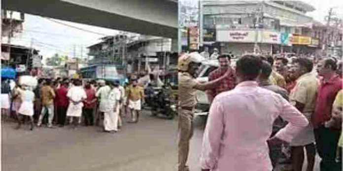എടപ്പാളിൽ ബസ് ജീവനക്കാരുടെ മിന്നൽ പണിമുടക്ക് ; വലഞ്ഞ് യാത്രക്കാർ എടപ്പാളിൽ ബസ് ജീവനക്കാരുടെ മിന്നൽ പണിമുടക്ക് ; വലഞ്ഞ് യാത്രക്കാർ
