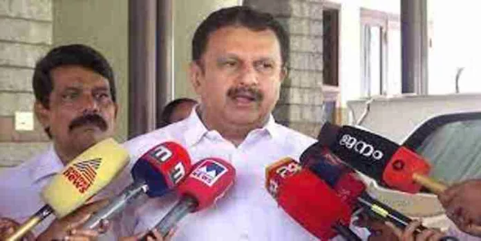 സ്വരം നന്നായിരിക്കുമ്പോൾ തന്നെ പാട്ട് നിർത്താന് തയ്യാറാണ് ; വൈക്കം ശതാബ്ദിയാഘോഷ പരിപാടിയിൽ അവഗണിച്ചതിൽ പ്രതികരിച്ച് കെ മുരളീധരൻ എം.പി സ്വരം നന്നായിരിക്കുമ്പോൾ തന്നെ പാട്ട് നിർത്താന് തയ്യാറാണ് ; വൈക്കം ശതാബ്ദിയാഘോഷ പരിപാടിയിൽ അവഗണിച്ചതിൽ പ്രതികരിച്ച് കെ മുരളീധരൻ എം.പി