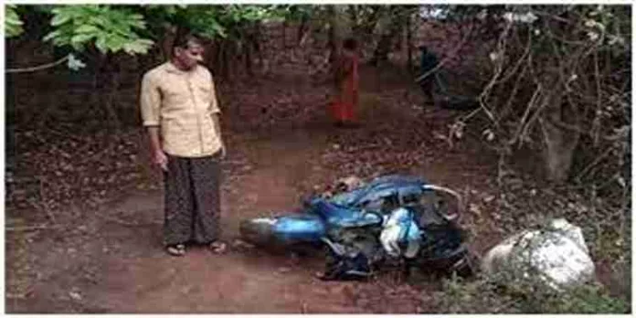 മത്സ്യതൊഴിലാളി കാട്ടാനക്കൂട്ടത്തിനു മുന്നിൽപെട്ടു , രക്ഷപെട്ടത് തലനാരിഴയ്ക്ക് മത്സ്യതൊഴിലാളി കാട്ടാനക്കൂട്ടത്തിനു മുന്നിൽപെട്ടു , രക്ഷപെട്ടത് തലനാരിഴയ്ക്ക്