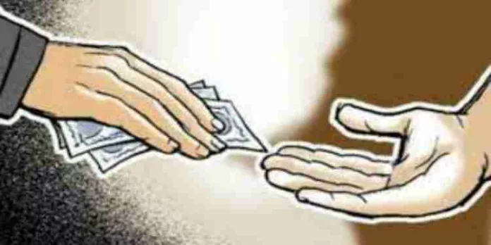 കൈക്കൂലി കേസിലെ പ്രതിയെ രക്ഷിക്കാൻ കൈക്കൂലി ; വിജിലൻസ് സ്പെഷ്യൽ സെൽ ഡിവൈഎസ്പിയെ പ്രതിയാക്കി വിജിലൻസ് എഫ്ഐആർ കൈക്കൂലി കേസിലെ പ്രതിയെ രക്ഷിക്കാൻ കൈക്കൂലി ; വിജിലൻസ് സ്പെഷ്യൽ സെൽ ഡിവൈഎസ്പിയെ പ്രതിയാക്കി വിജിലൻസ് എഫ്ഐആർ