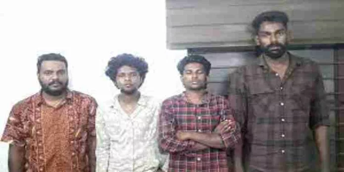 തെരുവ് വിളക്കുകളുടെ ബാറ്ററികൾ മോഷ്ടിച്ചു ; 4 പേർ അറസ്റ്റിൽ തെരുവ് വിളക്കുകളുടെ ബാറ്ററികൾ മോഷ്ടിച്ചു ; 4 പേർ അറസ്റ്റിൽ