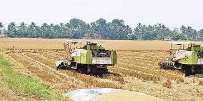 എം.വി.ഗോവിന്ദന്റെ ജനകീയ പ്രതിരോധ ജാഥയ്ക്ക് ആളെക്കൂട്ടാൻ കുട്ടനാട്ടിൽ കൊയ്ത്തു തടഞ്ഞു എം.വി.ഗോവിന്ദന്റെ ജനകീയ പ്രതിരോധ ജാഥയ്ക്ക് ആളെക്കൂട്ടാൻ കുട്ടനാട്ടിൽ കൊയ്ത്തു തടഞ്ഞു