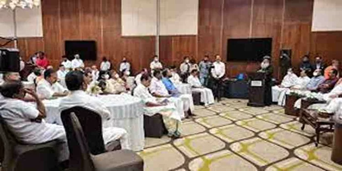 സഭാ തർക്കം തീർക്കാൻ നിയമനിർമാണം ; ഓർത്തഡോക്സ് സഭ ഇന്ന് നിലപാട് വ്യക്തമാക്കും സഭാ തർക്കം തീർക്കാൻ നിയമനിർമാണം ; ഓർത്തഡോക്സ് സഭ ഇന്ന് നിലപാട് വ്യക്തമാക്കും
