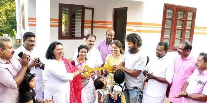 സാമൂഹിക പ്രവർത്തക ഡോ.എം.എസ്.സുനിലിന്റെ 276 -ാമത് സ്നേഹഭവനം ഒരുങ്ങി സാമൂഹിക പ്രവർത്തക ഡോ.എം.എസ്.സുനിലിന്റെ 276 -ാമത് സ്നേഹഭവനം ഒരുങ്ങി