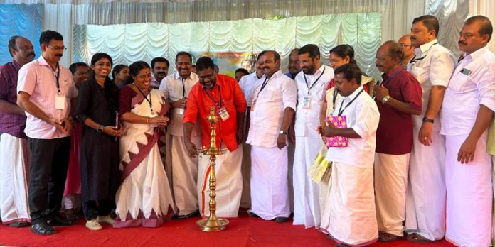 പള്ളിക്കല് ഗവണ്മെന്റ് എല് പി സ്കൂളിന് കമ്പ്യൂട്ടര് ലാബ് അനുവദിക്കും : ഡെപ്യൂട്ടി സ്പീക്കര് പള്ളിക്കല് ഗവണ്മെന്റ് എല് പി സ്കൂളിന് കമ്പ്യൂട്ടര് ലാബ് അനുവദിക്കും : ഡെപ്യൂട്ടി സ്പീക്കര്