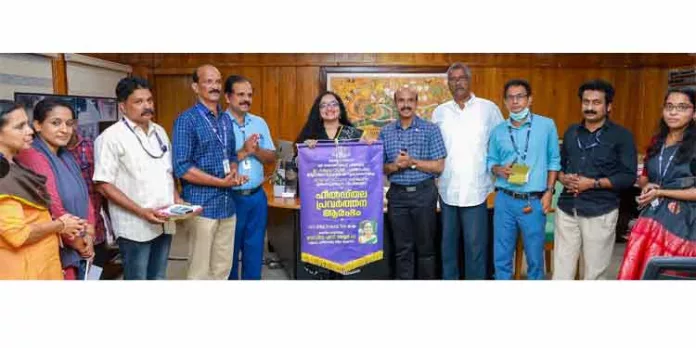 പ്ലാസ്റ്റിക് ടാഗിന് വിട ; ഇനി കന്നുകാലികള്ക്ക് മൈക്രോചിപ്പ് – പദ്ധതിക്ക് പത്തനംതിട്ട ജില്ലയില് തുടക്കമായി പ്ലാസ്റ്റിക് ടാഗിന് വിട ; ഇനി കന്നുകാലികള്ക്ക് മൈക്രോചിപ്പ് – പദ്ധതിക്ക് പത്തനംതിട്ട ജില്ലയില് തുടക്കമായി