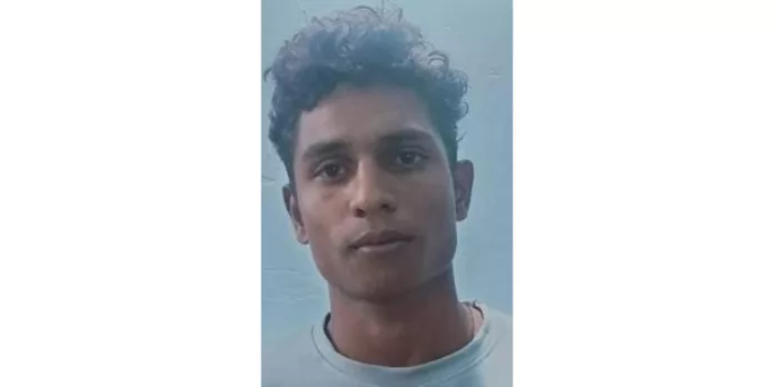 പ്രണയം നടിച്ച് പീഡനം ; പതിനെട്ടുകാരൻ അറസ്റ്റിൽ പ്രണയം നടിച്ച് പീഡനം ; പതിനെട്ടുകാരൻ അറസ്റ്റിൽ