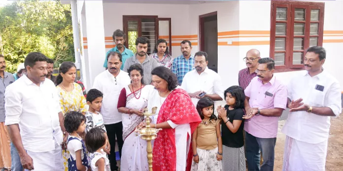ഡോ.എം .എസ്. സുനിലിന്റെ 276 – മത് സ്നേഹഭവനം ജൂലിയയ്ക്കും ടിന്സിനും 3 കുട്ടികൾക്കുമായി ഡോ.എം .എസ്. സുനിലിന്റെ 276 – മത് സ്നേഹഭവനം ജൂലിയയ്ക്കും ടിന്സിനും 3 കുട്ടികൾക്കുമായി