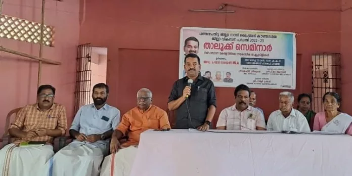 മനുഷ്യനെ ഇരുട്ടില് നിന്ന് മോചിപ്പിക്കാന് നവോത്ഥാനത്തിനായി : അഡ്വ. പ്രമോദ് നാരായണ് മനുഷ്യനെ ഇരുട്ടില് നിന്ന് മോചിപ്പിക്കാന് നവോത്ഥാനത്തിനായി : അഡ്വ. പ്രമോദ് നാരായണ്