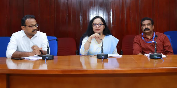 ജില്ലയിലെ പൊതുവിതരണ സംവിധാനത്തിന്റെ പ്രവര്ത്തനം മികച്ചരീതിയില്: ജില്ലാ കളക്ടര് ജില്ലയിലെ പൊതുവിതരണ സംവിധാനത്തിന്റെ പ്രവര്ത്തനം മികച്ചരീതിയില്: ജില്ലാ കളക്ടര്