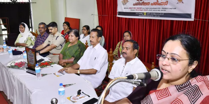 അതിക്രമങ്ങള്ക്കെതിരെ പൊതുസമൂഹത്തിന്റെ ഇടപെടലുകള് ശക്തമാക്കുന്നതിന് വേണ്ടിയാകണം ജാഗ്രതാസമിതികള് പ്രവര്ത്തിക്കേണ്ടത് : മന്ത്രി വീണാ ജോര്ജ് അതിക്രമങ്ങള്ക്കെതിരെ പൊതുസമൂഹത്തിന്റെ ഇടപെടലുകള് ശക്തമാക്കുന്നതിന് വേണ്ടിയാകണം ജാഗ്രതാസമിതികള് പ്രവര്ത്തിക്കേണ്ടത് : മന്ത്രി വീണാ ജോര്ജ്
