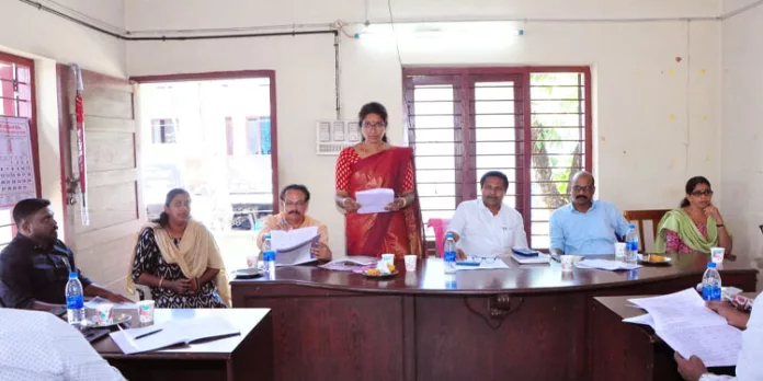 ഏനാദിമംഗലം ഗ്രാമപഞ്ചായത്ത് ബജറ്റ് അവതരിപ്പിച്ചു ഏനാദിമംഗലം ഗ്രാമപഞ്ചായത്ത് ബജറ്റ് അവതരിപ്പിച്ചു