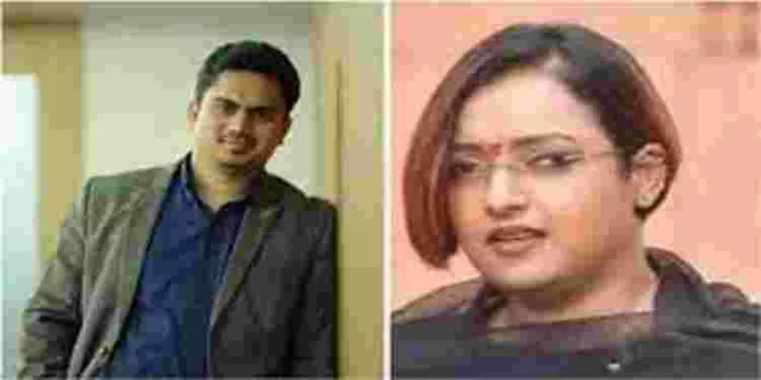 സ്വപ്നയ്ക്കെതിരെ വിജേഷ് പിള്ളയുടെ പരാതി: അന്വേഷണം ക്രൈംബ്രാഞ്ചിന് നൽകി ഡിജിപി സ്വപ്നയ്ക്കെതിരെ വിജേഷ് പിള്ളയുടെ പരാതി: അന്വേഷണം ക്രൈംബ്രാഞ്ചിന് നൽകി ഡിജിപി