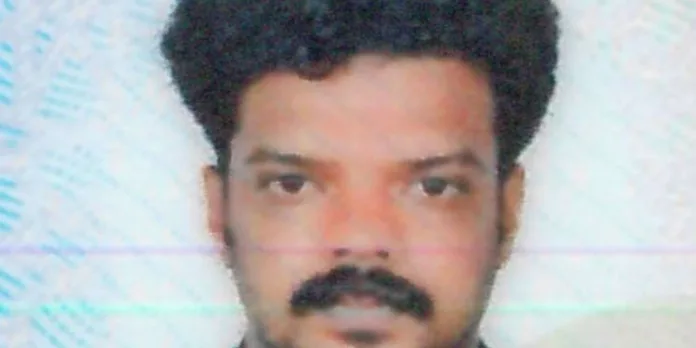 ടാങ്കര് ലോറി മറിഞ്ഞ് യുഎഇയില് മലയാളി യുവാവ് മരിച്ചു ടാങ്കര് ലോറി മറിഞ്ഞ് യുഎഇയില് മലയാളി യുവാവ് മരിച്ചു