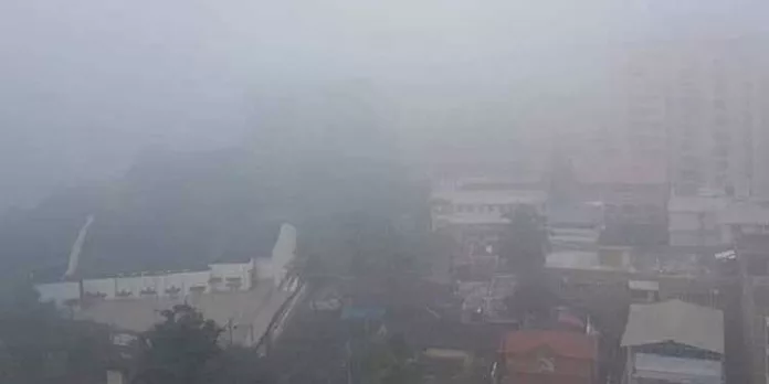 ബ്രഹ്മപുരം മാലിന്യ പ്ലാന്റിലെ തീപിടുത്തം ; കൊച്ചി നിവാസികൾ ദുരിതത്തിൽ ബ്രഹ്മപുരം മാലിന്യ പ്ലാന്റിലെ തീപിടുത്തം ; കൊച്ചി നിവാസികൾ ദുരിതത്തിൽ