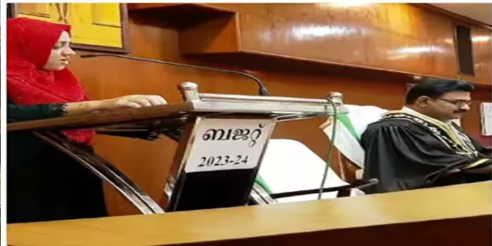 ബ്രഹ്മപുരത്ത് ഖരമാലിന്യ നിര്മാര്ജ്ജനത്തിന് 220 കോടി ; വന് പ്രഖ്യാപനങ്ങളുമായി കൊച്ചി കോര്പ്പറേഷന് ബ്രഹ്മപുരത്ത് ഖരമാലിന്യ നിര്മാര്ജ്ജനത്തിന് 220 കോടി ; വന് പ്രഖ്യാപനങ്ങളുമായി കൊച്ചി കോര്പ്പറേഷന്
