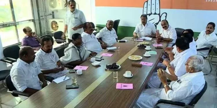 പാലക്കാട് കോൺഗ്രസ് മണ്ഡലം പ്രസിഡൻ്റുമാരുടെ പട്ടിക കെ.പി.സി സി മരവിപ്പിച്ചു പാലക്കാട് കോൺഗ്രസ് മണ്ഡലം പ്രസിഡൻ്റുമാരുടെ പട്ടിക കെ.പി.സി സി മരവിപ്പിച്ചു