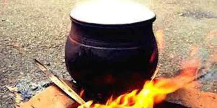 ഭക്തര് മലയാലപ്പുഴയമ്മയ്ക്ക് പൊങ്കാല സമര്പ്പിച്ചു ഭക്തര് മലയാലപ്പുഴയമ്മയ്ക്ക് പൊങ്കാല സമര്പ്പിച്ചു