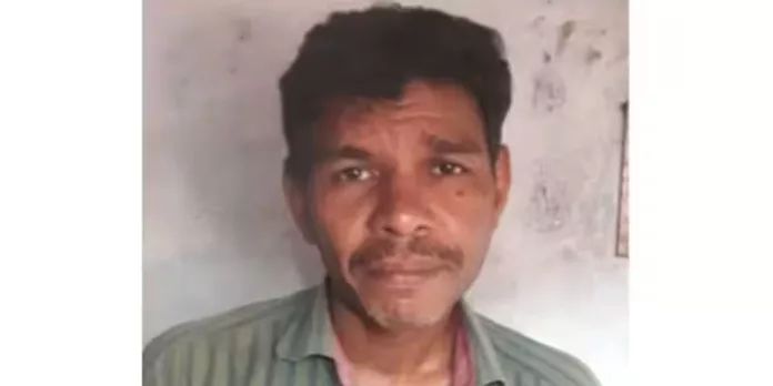 സ്ക്രൂഡ്രൈവറുപയോഗിച്ച് ഗൃഹനാഥനെ കുത്തിക്കൊല്ലാന് ശ്രമിച്ച കേസില് ഒരാള് അറസ്റ്റില് സ്ക്രൂഡ്രൈവറുപയോഗിച്ച് ഗൃഹനാഥനെ കുത്തിക്കൊല്ലാന് ശ്രമിച്ച കേസില് ഒരാള് അറസ്റ്റില്