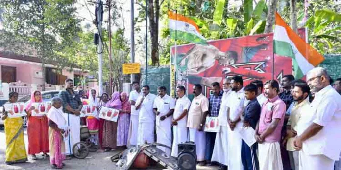 ഗ്യാസ് സിലണ്ടർ ഉപേക്ഷിക്കൽ സമരവുമായി ദേശീയ അസംഘടിത തൊഴിലാളി കോൺഗ്രസ് ഗ്യാസ് സിലണ്ടർ ഉപേക്ഷിക്കൽ സമരവുമായി ദേശീയ അസംഘടിത തൊഴിലാളി കോൺഗ്രസ്