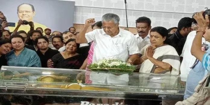ഇന്നസെന്റിന് അന്ത്യാഞ്ജലി അര്പ്പിച്ച് മുഖ്യമന്ത്രി ഇന്നസെന്റിന് അന്ത്യാഞ്ജലി അര്പ്പിച്ച് മുഖ്യമന്ത്രി