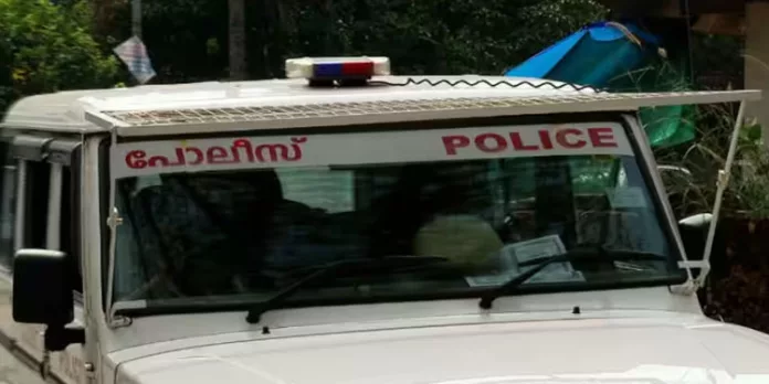 പാലക്കാട് വീട്ടില്ക്കയറി പണവും സ്വര്ണവും മോഷ്ടിച്ചു ; കവര്ന്നത് ഒമ്പത് പവന് സ്വര്ണം പാലക്കാട് വീട്ടില്ക്കയറി പണവും സ്വര്ണവും മോഷ്ടിച്ചു ; കവര്ന്നത് ഒമ്പത് പവന് സ്വര്ണം