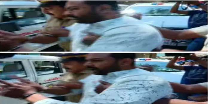 അലമാരയുടെ ചില്ലില് സ്വയം തലയിടിച്ചു ; പോലീസ് സ്റ്റേഷനില് പീഡനക്കേസ് പ്രതിയുടെ പരാക്രമം അലമാരയുടെ ചില്ലില് സ്വയം തലയിടിച്ചു ; പോലീസ് സ്റ്റേഷനില് പീഡനക്കേസ് പ്രതിയുടെ പരാക്രമം