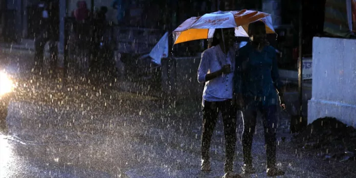സംസ്ഥാനത്ത് അടുത്ത മണിക്കൂറുകളില് കൂടുതൽ ജില്ലകളില് മഴയ്ക്ക് സാധ്യത സംസ്ഥാനത്ത് അടുത്ത മണിക്കൂറുകളില് കൂടുതൽ ജില്ലകളില് മഴയ്ക്ക് സാധ്യത