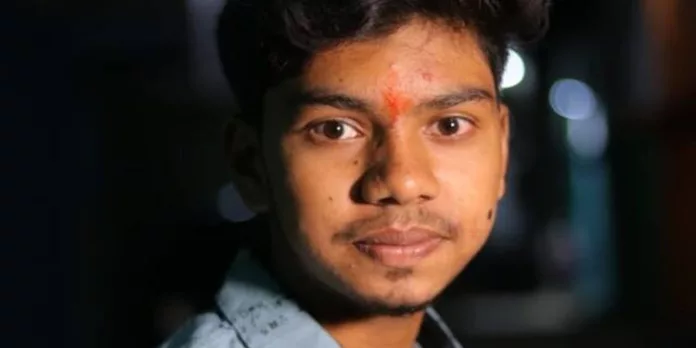 റീല്സ് ചിത്രീകരണത്തിനിടെ വിദ്യാര്ത്ഥി കോളജ് കെട്ടിടത്തില് നിന്ന് വീണ് മരിച്ചു റീല്സ് ചിത്രീകരണത്തിനിടെ വിദ്യാര്ത്ഥി കോളജ് കെട്ടിടത്തില് നിന്ന് വീണ് മരിച്ചു